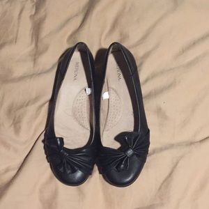 Black merona flats with bow detail